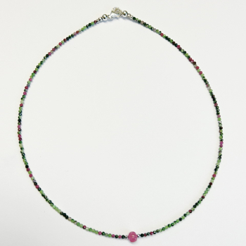 Collier Fein, Rubinzoisit, Rubin