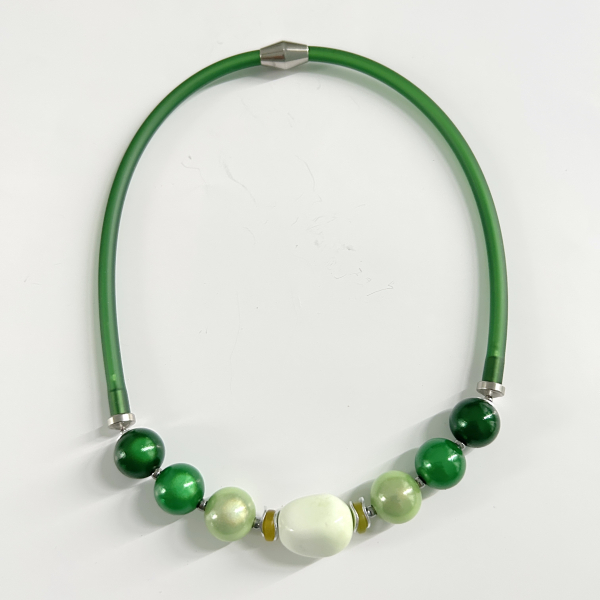 Collier PVC, Extravagant
