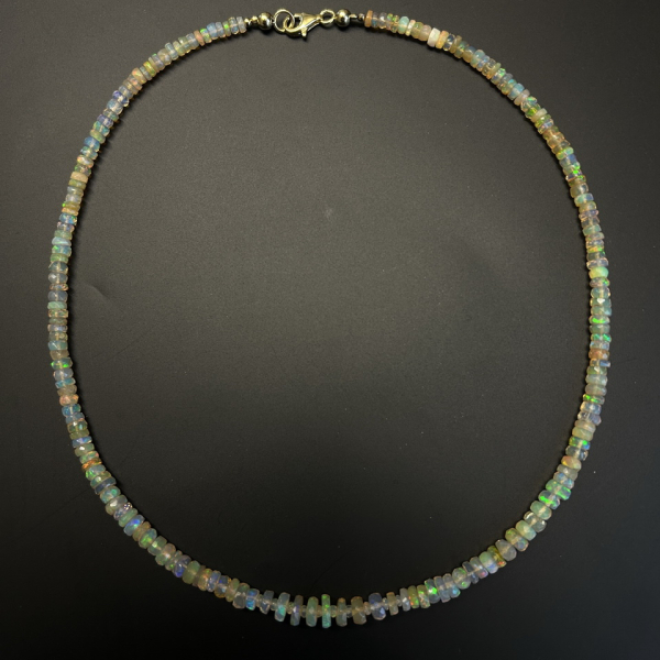 Collier Opal