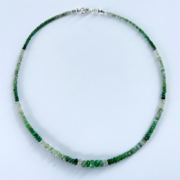 Collier Smaragd im Verlauf