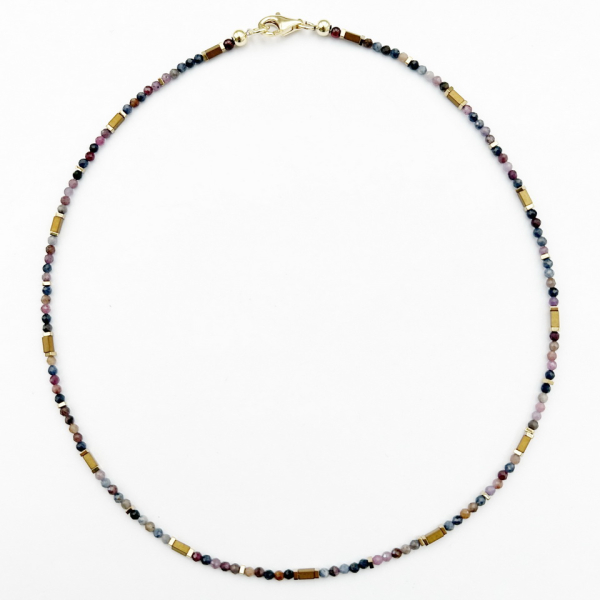 Collier Fein, Saphir