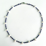 Collier mit Perlen